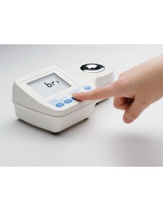 Cyfrowy, przenośny refraktometr Hanna HI 96800 2