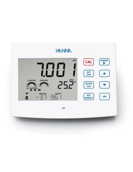 Miernik laboratoryjny HI2620 z elektrodą pH - wyświetlacz i przyciski.