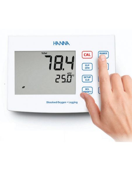 Laboratoryjny tlenomierz HI2641 z dużym wyświetlaczem i przyciskami pojemnościowymi.