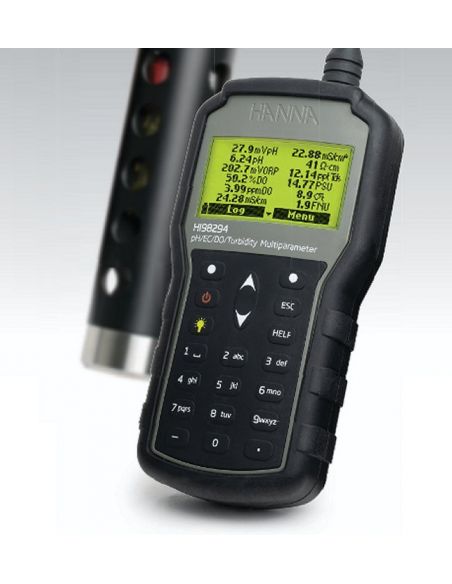 Miernik Hanna HI98294 do monitorowania 14 parametrów jakości wody.