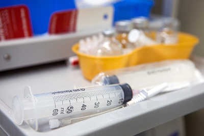 Dystrybucja i przechowywanie szczepionek na COVID-19 – kompletne rozwiązanie dla szpitali, klinik oraz przewoźników